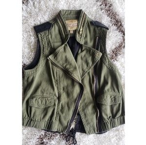 Princess by Vera Wang Green Vest